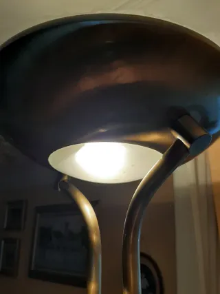 Lámpara de pie moderna metal y cristal