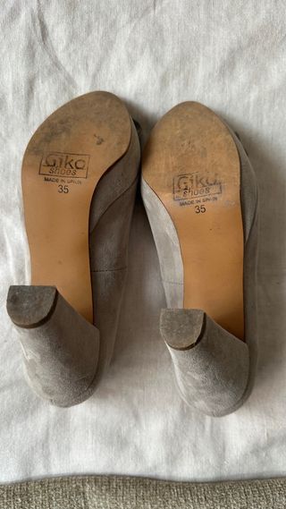 Peep toes Giko nude con flor