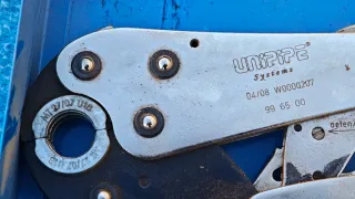 Prensa manual Uponor MLC 14-20