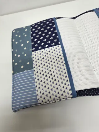Funda de tela patchwork para agenda, libro,etc