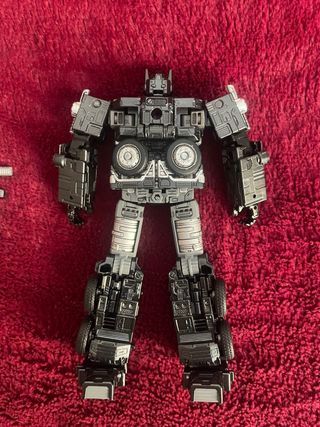 Transformers Earthrise Nemesis Prime