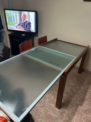 Mesa de comedor y 4 sillas