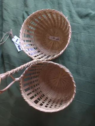 2 cestos colgantes bambú Ikea. Sin estrenar.