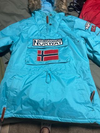 Chaqueta Geographical Norway azul con capucha