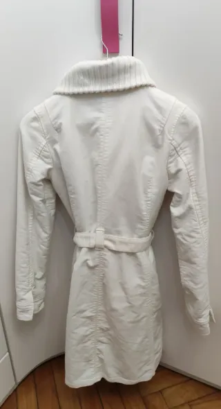 Abrigo blanco forrado. Talla S.