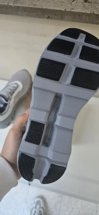 Scarpe On Running Cloumonster nuove