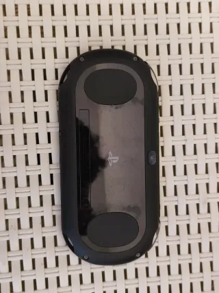 PS Vita + scheda di memoria da 8 GB