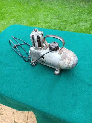 Compresor antiguo 125V