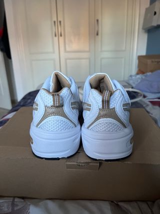 New Balance 530 Blanco Dorado Talla 36