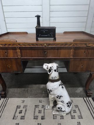 Mini cocina antigua de hierro.