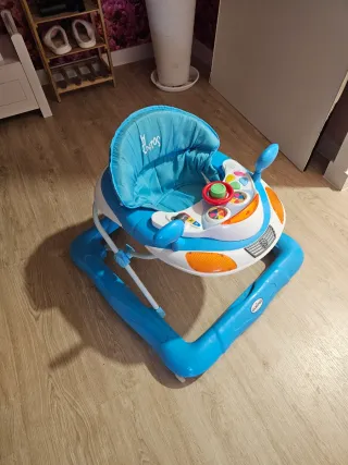 Andador bebé azul y blanco