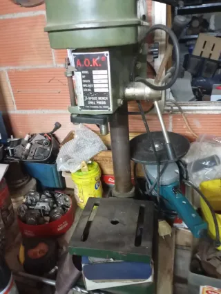 Taladro de pie columna A.O.K.