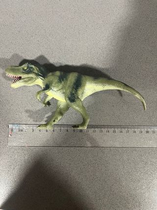 Lote de 4 dinosaurios de juguete