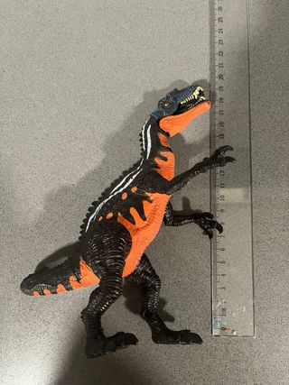 Lote de 4 dinosaurios de juguete