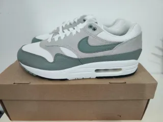 Nike Air Max 1 Verde y Blanco