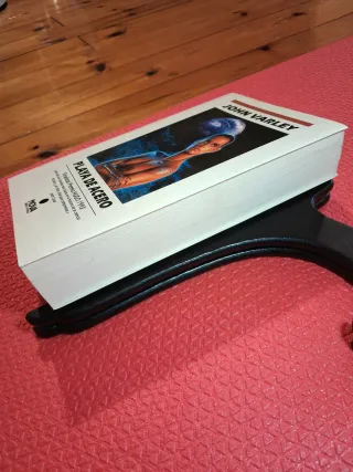 1ª ed. Original: "Playa de acero", John Varley.