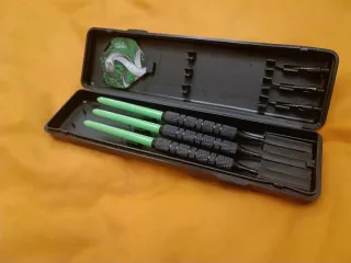 Dardos punta de plástico 18g con funda