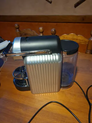 Cafetera Nespresso profesional Zenius Plateada