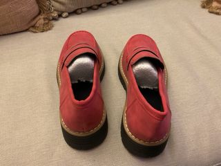 Zapatos rojos sin estrenar