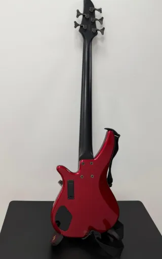 Bajo Yamaha 5 cuerdas