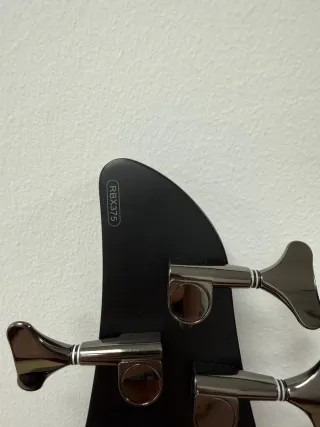 Bajo Yamaha 5 cuerdas