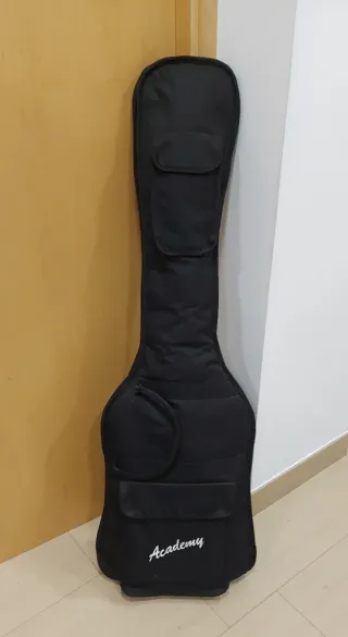 Bajo Yamaha 5 cuerdas