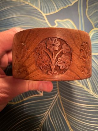 Posavasos de madera tallada de la India