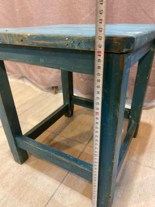 Antigua mesita auxiliar de madera