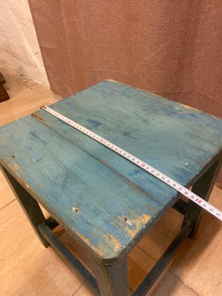 Antigua mesita auxiliar de madera