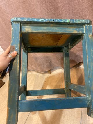 Antigua mesita auxiliar de madera