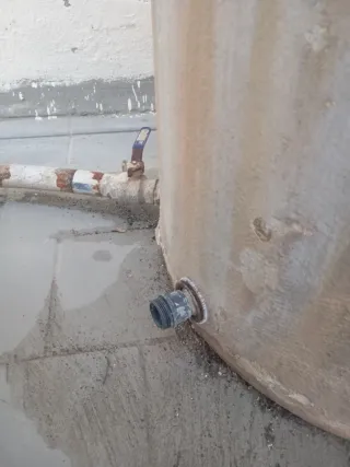 Bidones de agua grandes