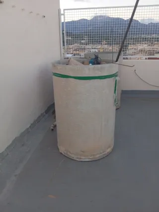 Bidones de agua grandes