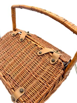 Cesto picnic vintage in vimini con coperchio e manico – grande
