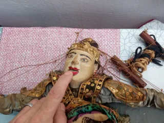 Marioneta antigua de madera