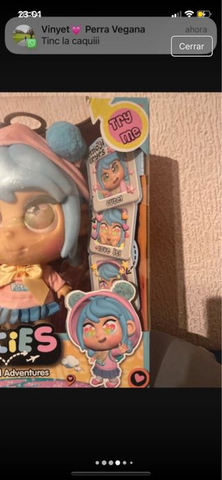 Muñeca Trotties Mia Magic World Adventures