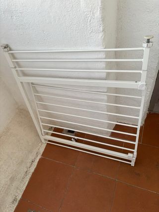 Valla de seguridad para puertas/paredes.