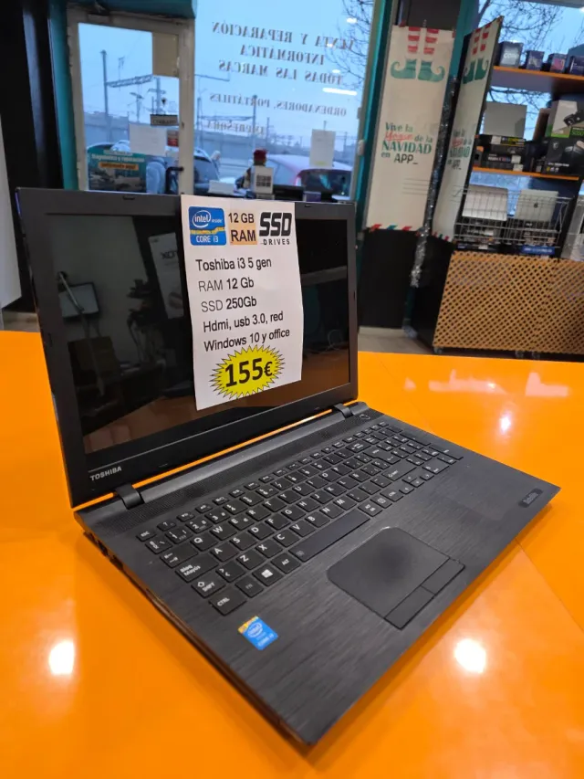 Toshiba Satellite i3 5 Gen 12GB RAM 250GB SSD