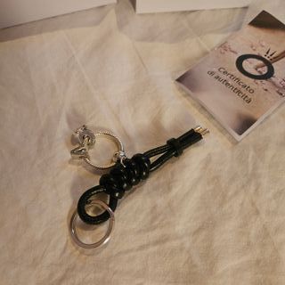 Portachiavi Pandora cordino nero e argento