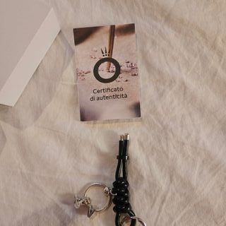 Portachiavi Pandora cordino nero e argento