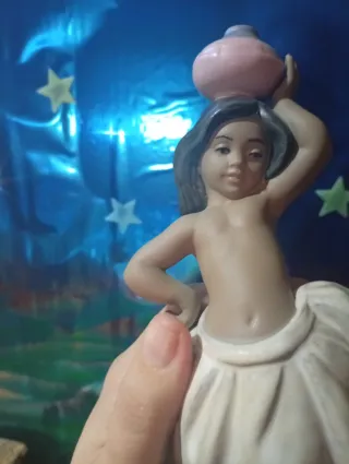 Figura Lladró Niña con Cántaro