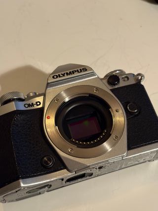 Olympus OM-D E-M5ii Cámara + Lentes