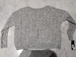 Conjunto de Punto Con Jersey y Falda de Mujer