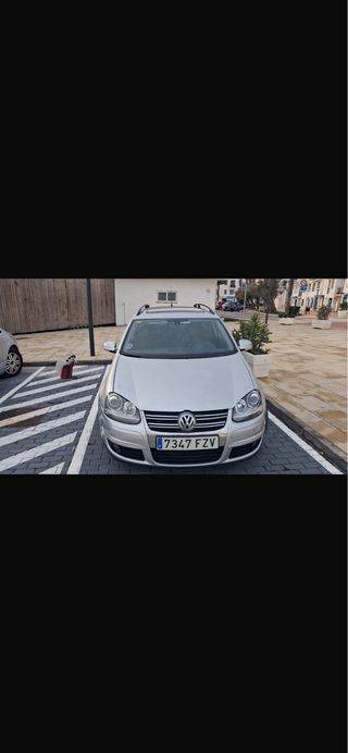 Volkswagen Golf 2.0 TDI DSG 140cv – Automático