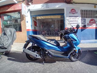Honda Forza 125 Azul