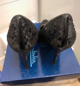 Decolletè nere con paillettess e pizzo comode