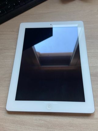 iPad 2 Apple bianco + custodia, protezione e caricabatterie