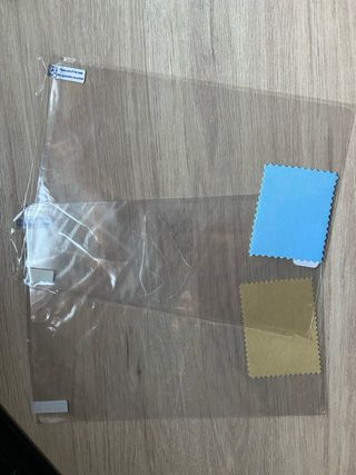 iPad 2 Apple bianco + custodia, protezione e caricabatterie