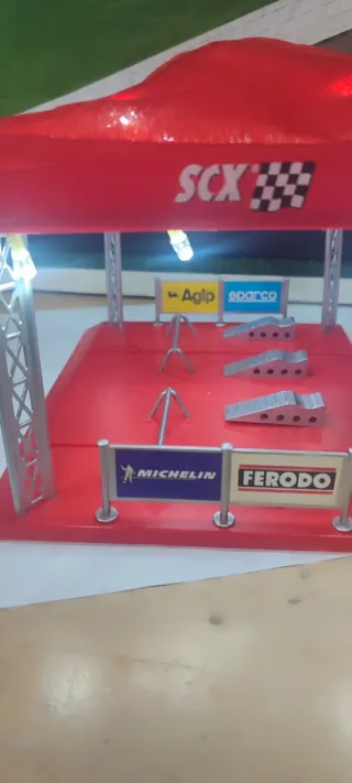 2 Carpas taller Scalextric + Figuras