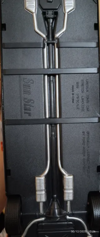 Limusina escala 1/18