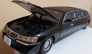 Limusina escala 1/18
